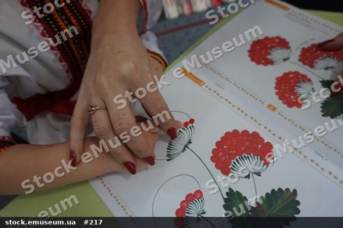 Петриківський розпис – українське декоративно-орнаментальне малярство ХІХ – ХХІ ст.