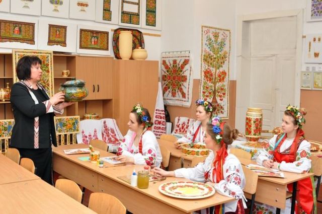 Петриківський розпис – українське декоративно-орнаментальне малярство ХІХ – ХХІ ст. (фото 3)