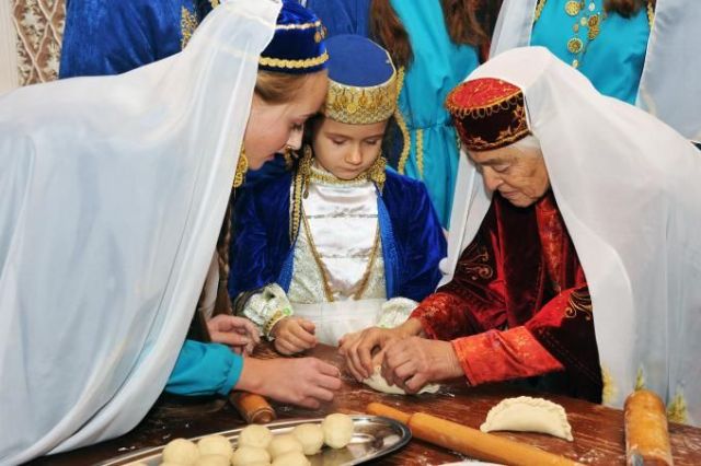 Традиція приготування ет аяклак (караїмський пиріжок з м’ясом). Досвід караїмів Мелітополя