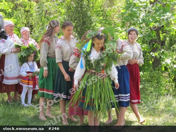 Традиція обряду «Водіння Куста» у селі Сварицевичі Дубровицького району Рівненської області