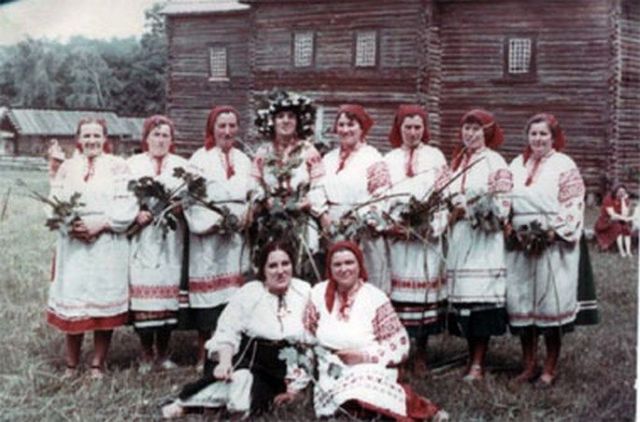 Традиція обряду «Водіння Куста» у селі Сварицевичі Дубровицького району Рівненської області (фото 3)