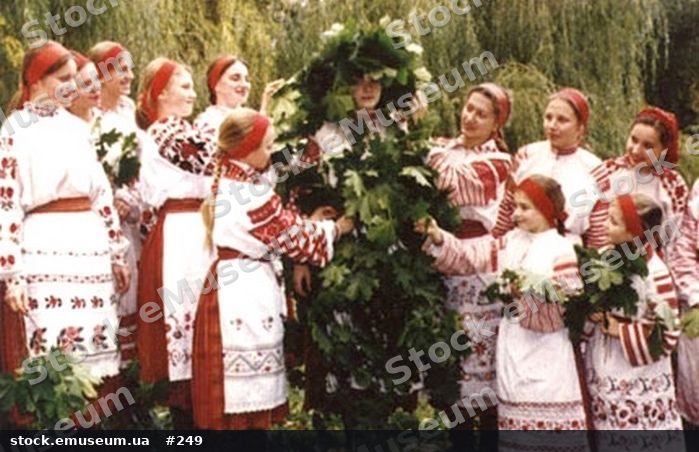 Традиція обряду «Водіння Куста» у селі Сварицевичі Дубровицького району Рівненської області (фото 4)