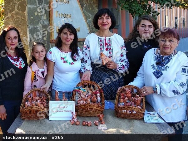 Мистецтво виготовлення звукової глиняної забавки «Валківський свищик» (фото 4)