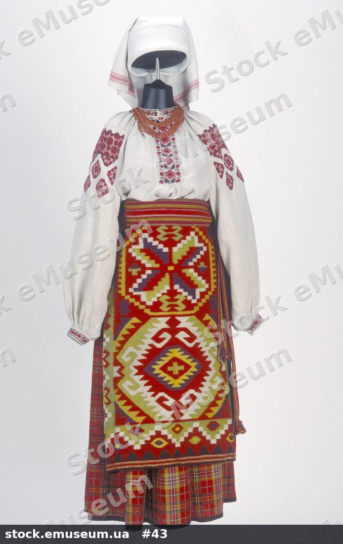 Жіночий святковий одяг. Волинська обл.